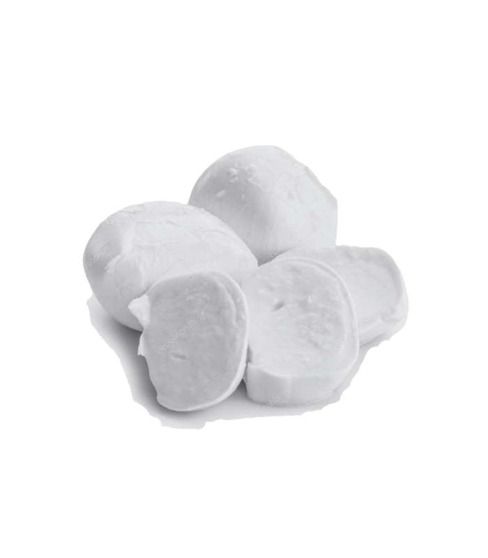 Mozzarella di Bufala Campana DOP 3 Dettaglio della mozzarella di bufala con latte e siero